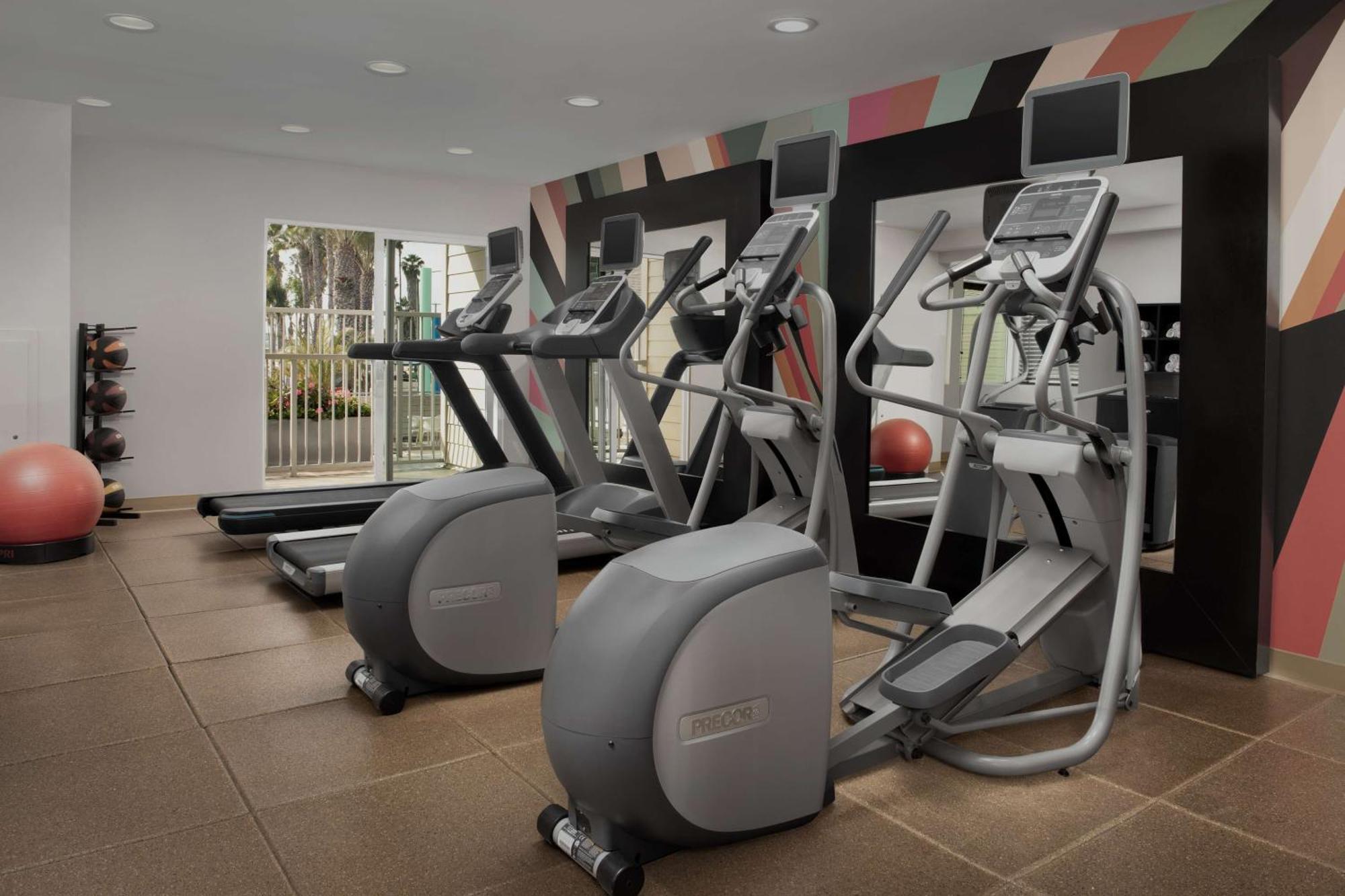 Hilton Garden Inn Los Angeles Marina Del Rey Экстерьер фото